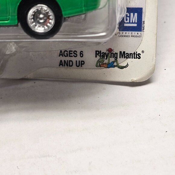 New Johnny Lightning Car Monopoly Series Green 1982 Chevrolet Camaro Z28 Bonus - Picture 5 of 15